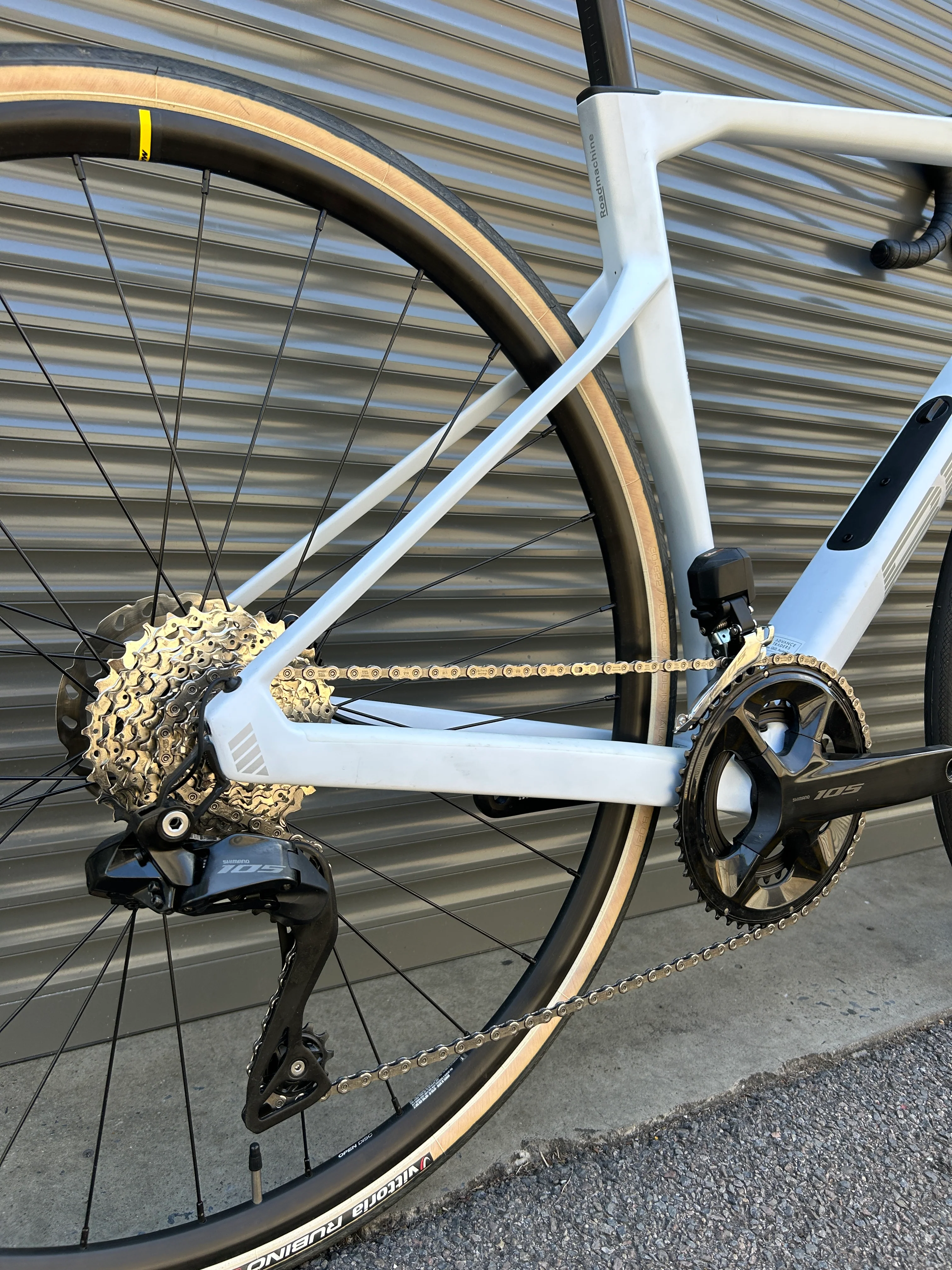 2025 BMC RoadMachine Four - 54cm - Image 6