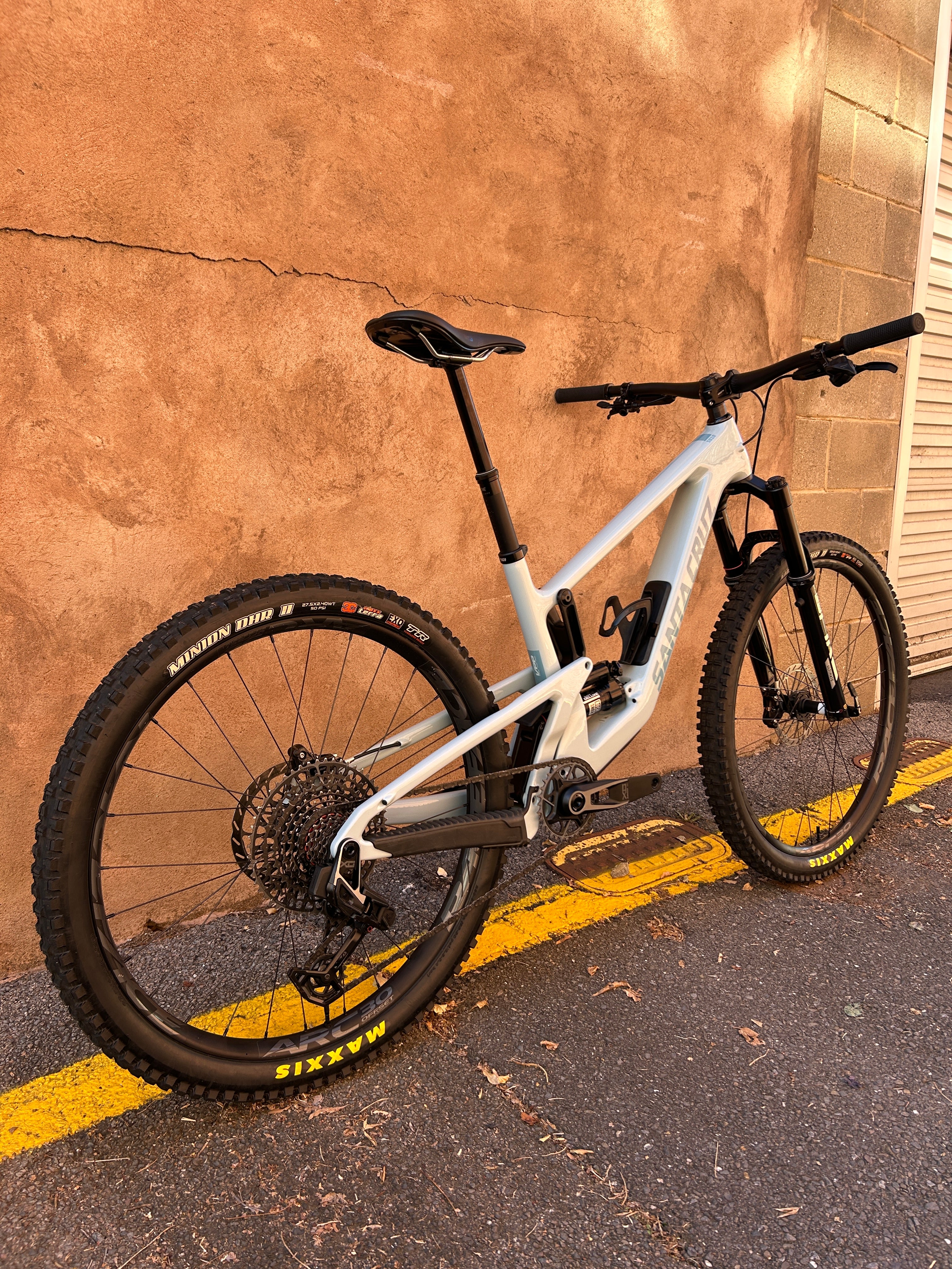 2025 Santa Cruz 5010 X0 AXS - Ex Demo - Image 3