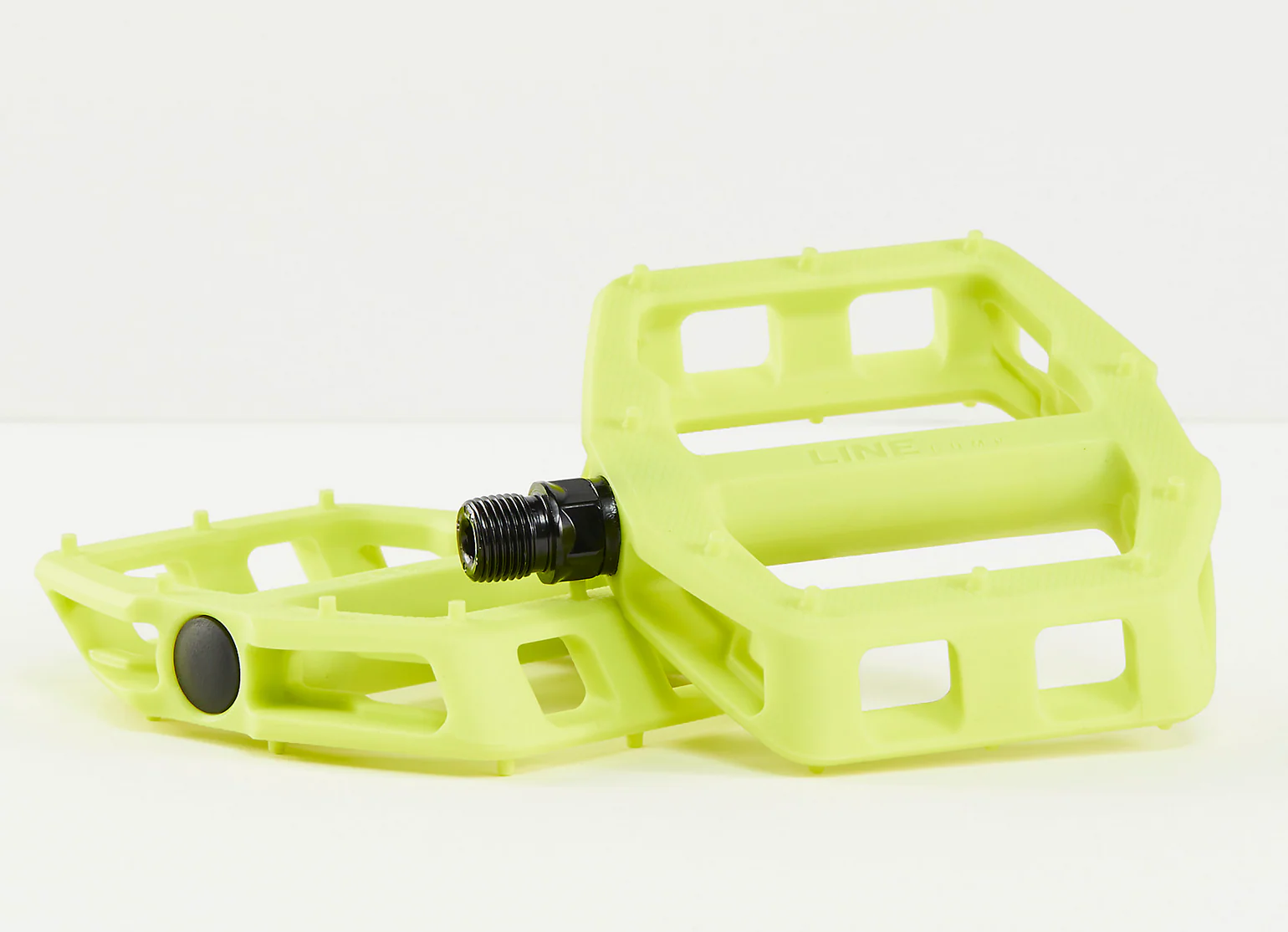BONTRAGER LINE COMP FLAT PEDAL - VOLT