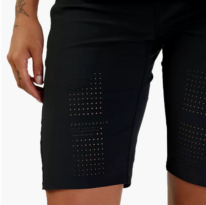 FOX 2025 WOMEN'S FLEXAIR SHORT BLACK - Image 3