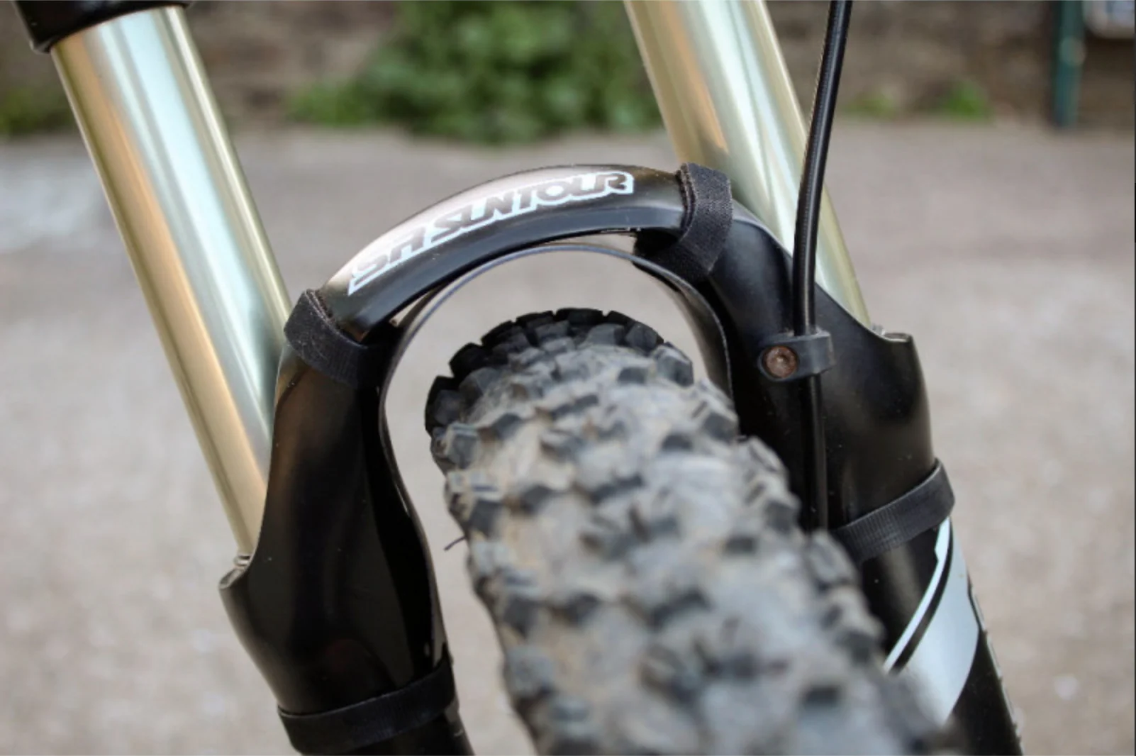 MUCKY NUTZ FACE FENDER - BLACK - Image 4