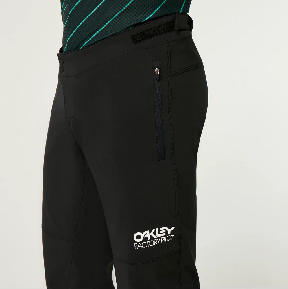 OAKLEY ELEMENT LITE MTB PANT BLACKOUT - Image 6