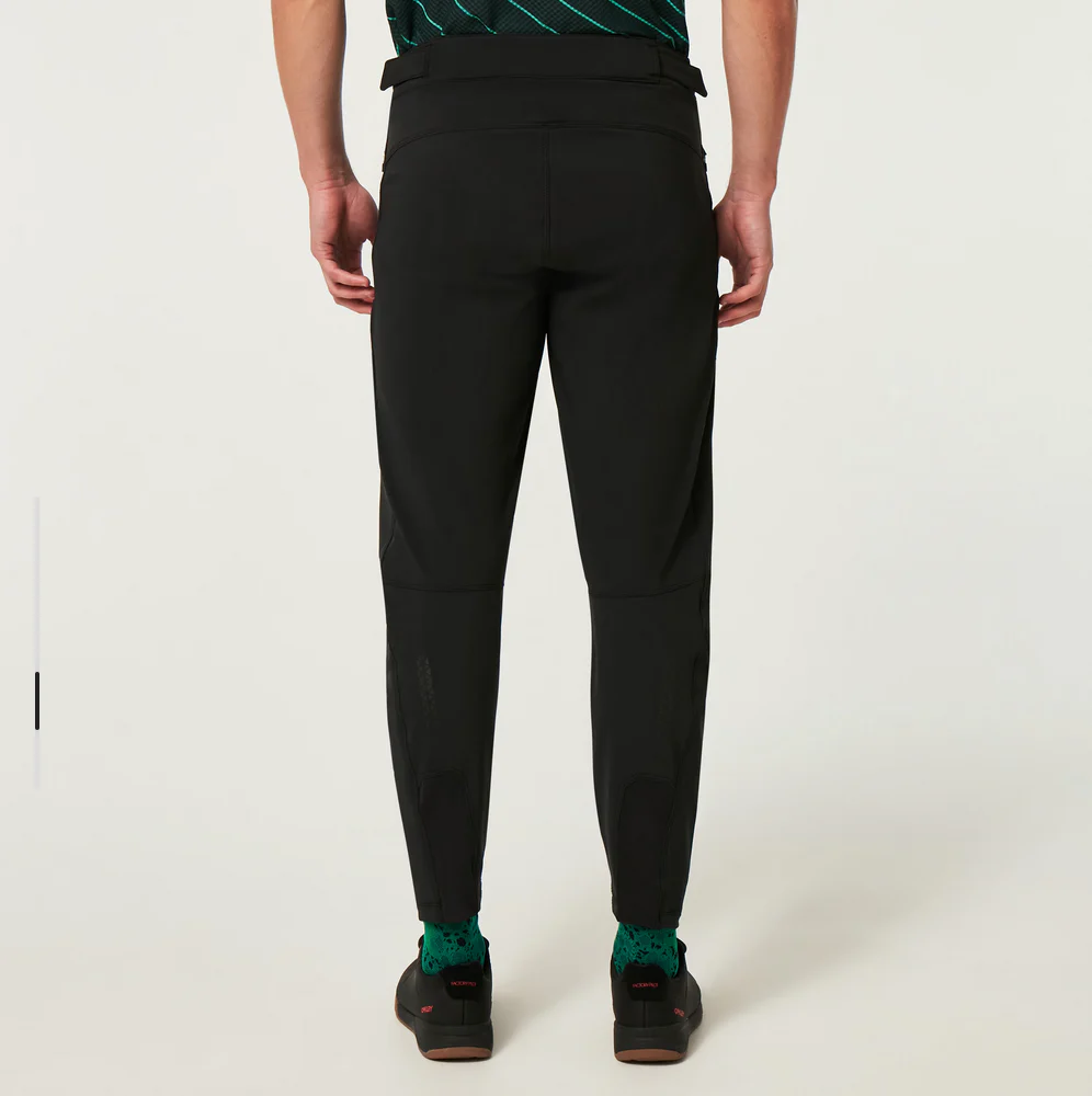 OAKLEY ELEMENT LITE MTB PANT BLACKOUT - Image 7