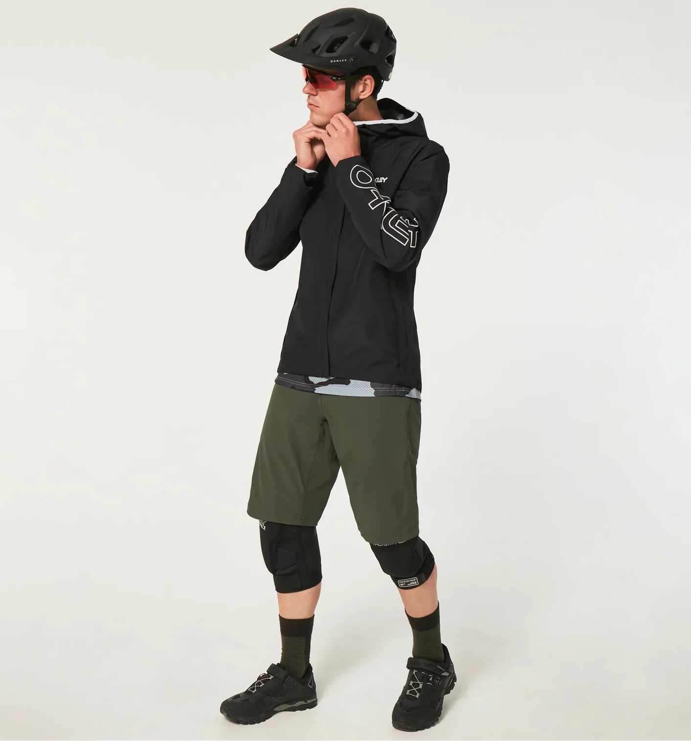 OAKLEY ELEMENTS SHELL JACKET BLACKOUT - Image 14