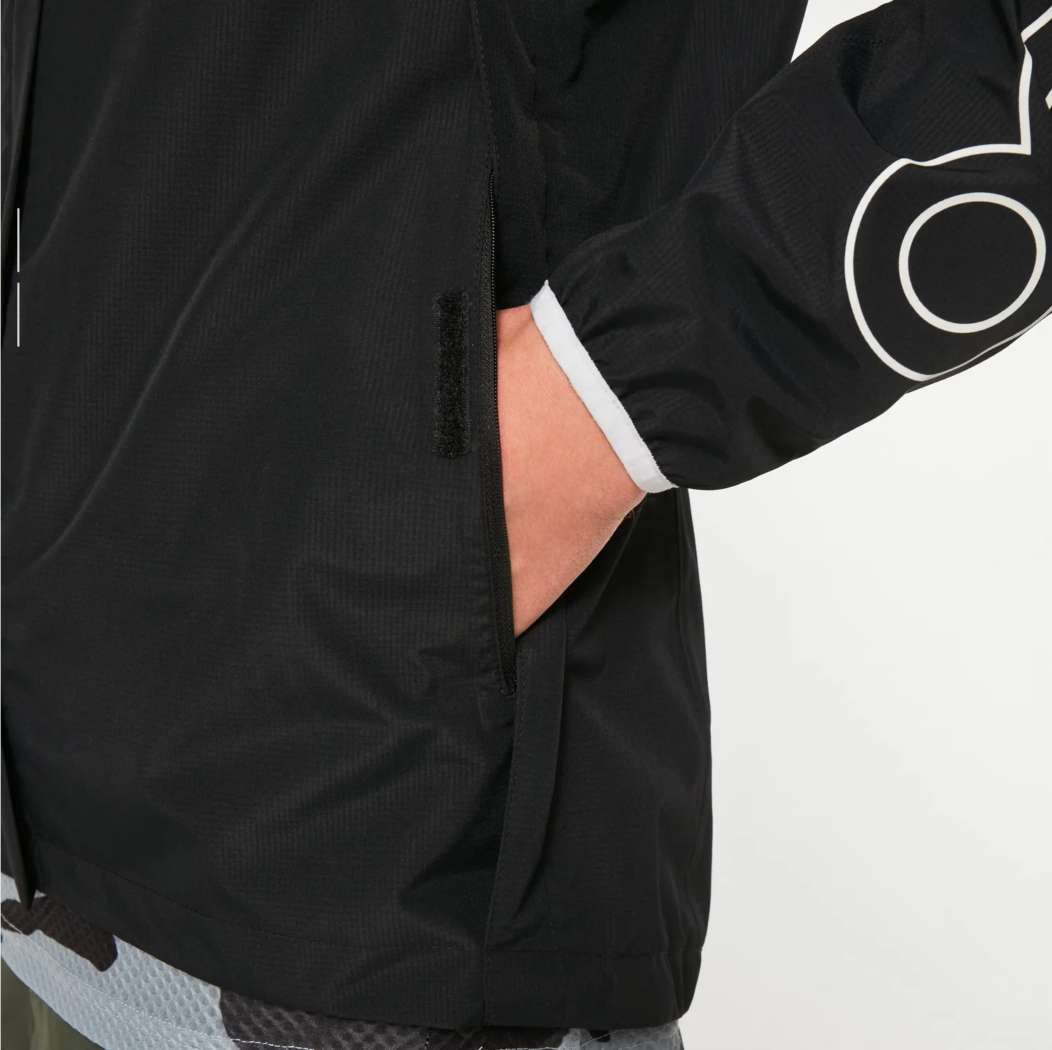 OAKLEY ELEMENTS SHELL JACKET BLACKOUT - Image 9