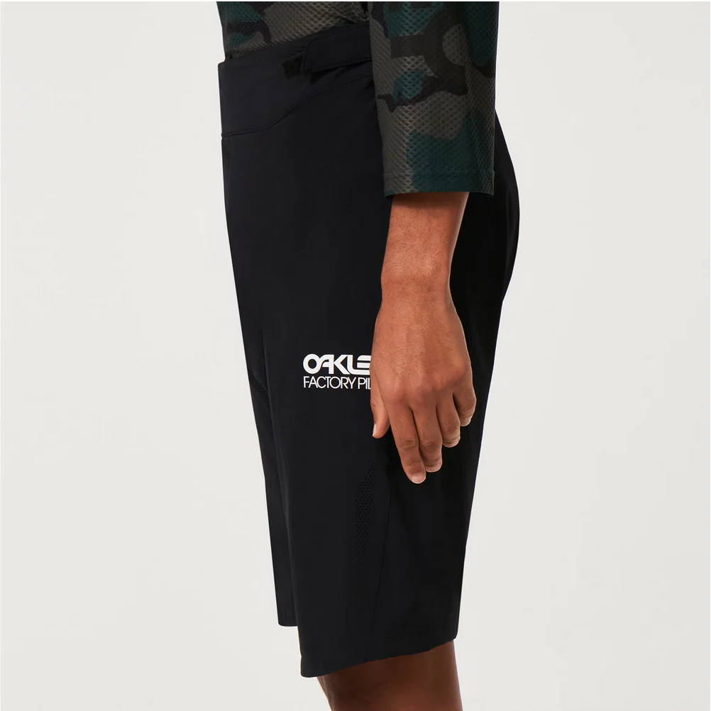 OAKLEY FACTORY PILOT RC SHORT BLACKOUT - Image 11