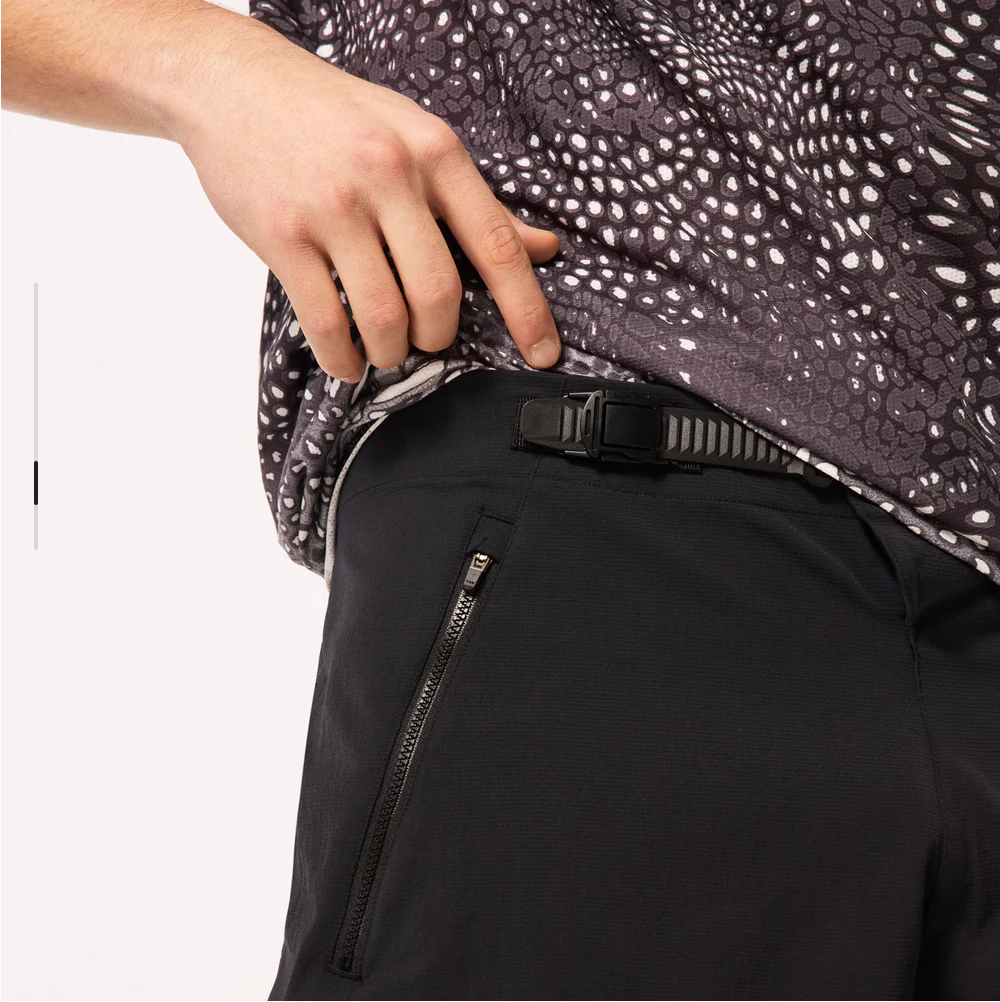 OAKLEY MAVEN SCRUB SHORT BLACK/GREY - Image 6