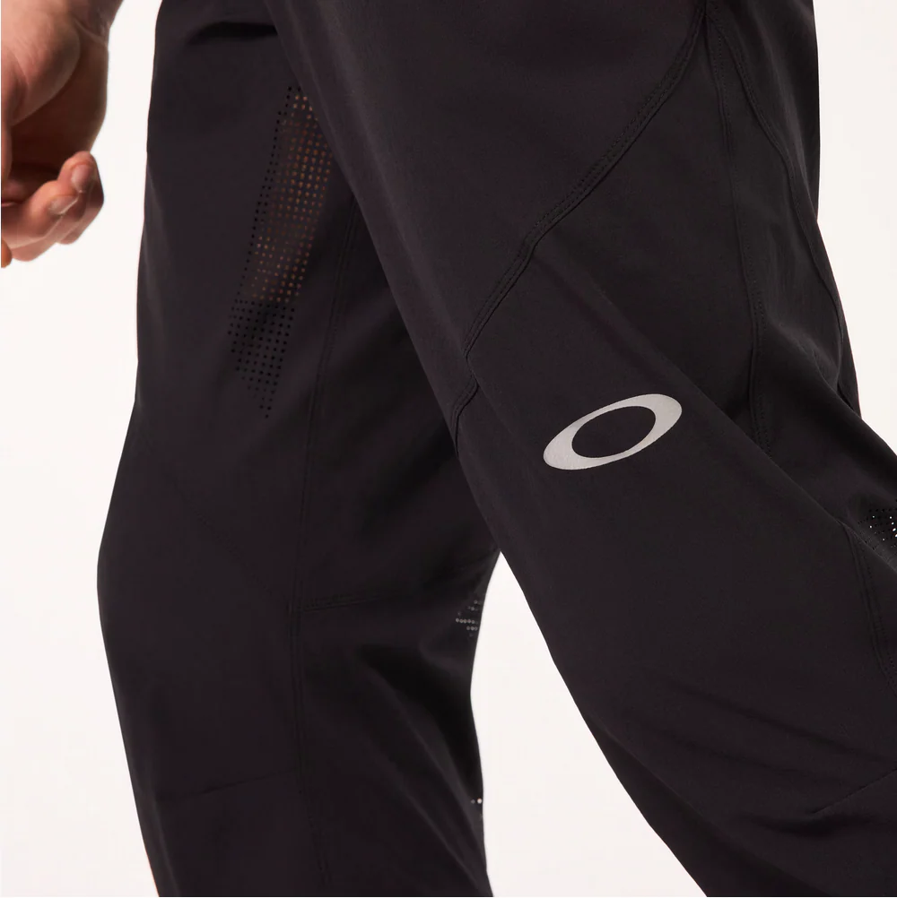 OAKLEY SEEKER AIRLINE PANT BLACKOUT - Image 7