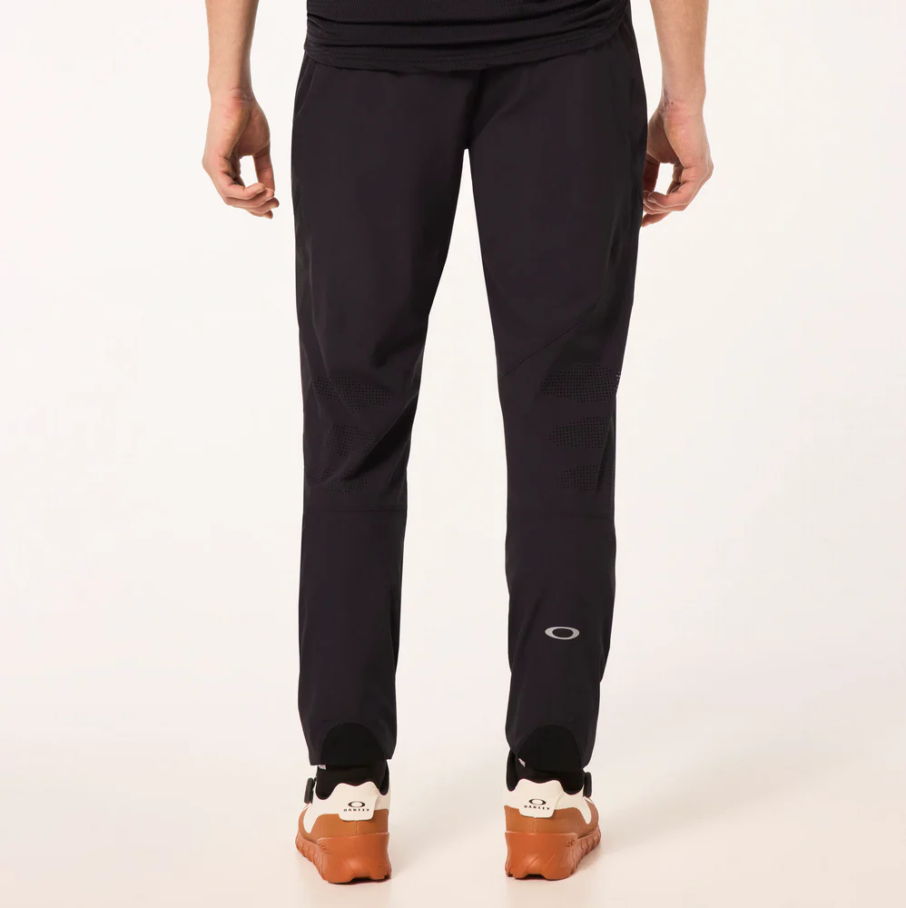 OAKLEY SEEKER AIRLINE PANT BLACKOUT - Image 9