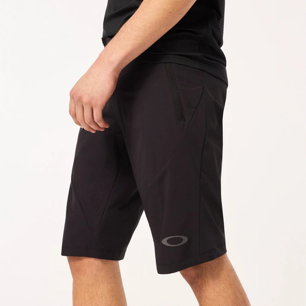 OAKLEY SEEKER AIRLINE SHORT BLACKOUT - Image 10