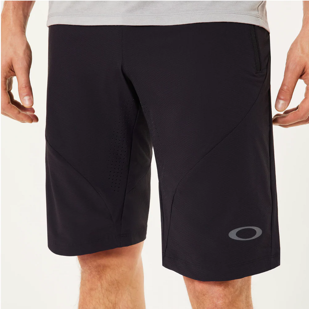 OAKLEY SEEKER AIRLINE SHORT BLACKOUT - Image 6