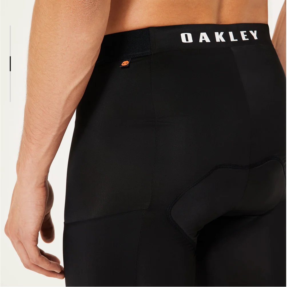 OAKLEY SEEKER ULTRA LINER SHORT BLACKOUT - Image 6