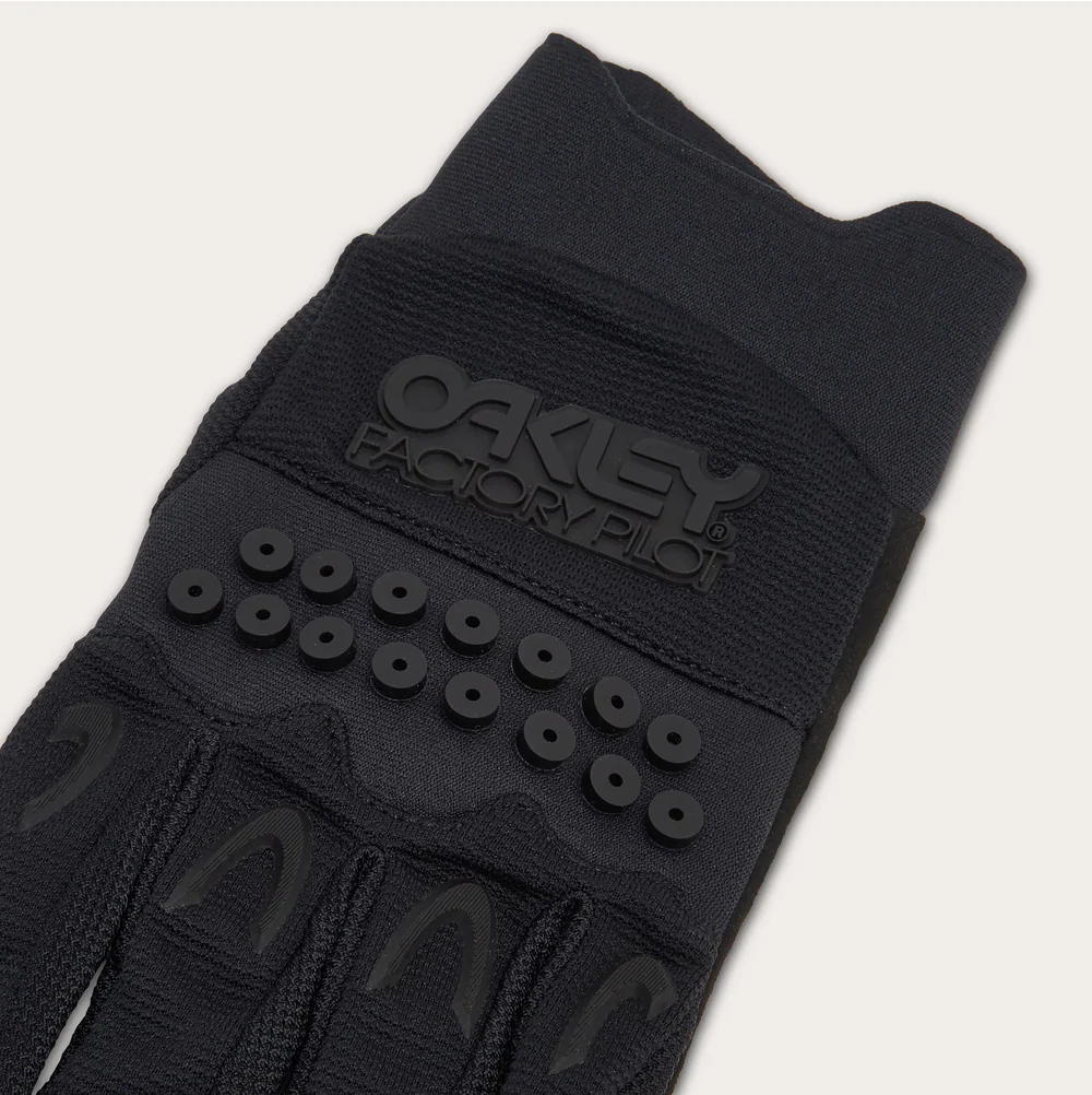 OAKLEY SWITCHBACK MTB GLOVE 2.0 BLACKOUT - Image 3